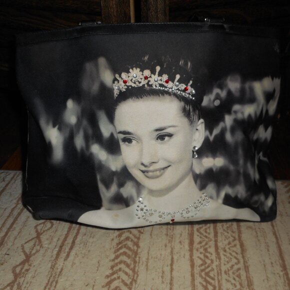 Vintage Handbags - Vintage Y2K Audrey Hepburn print purse handbag